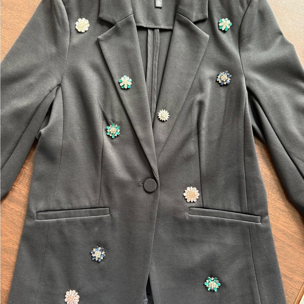 Ella Rafaella Chic Black Broach Embellished Blazer - Picture 4 of 4